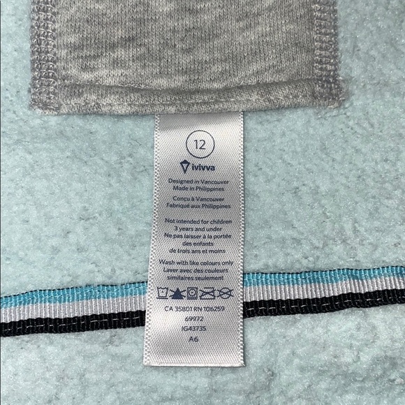 Lululemon Ivivva hooded with zipper color 12Y - Picture 4 of 5